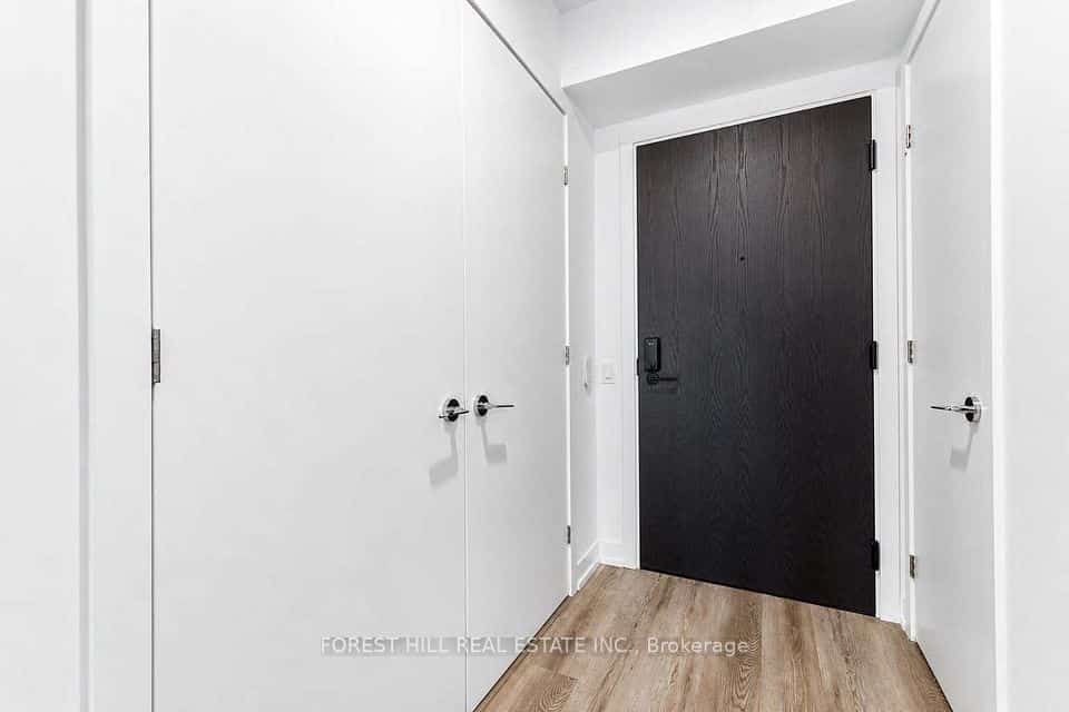 771 Yonge Street W #601, Toronto, ON M4W 2G4