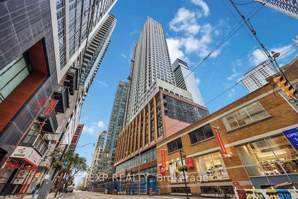 400 King Street W #1601, Toronto, ON M5V 0X8