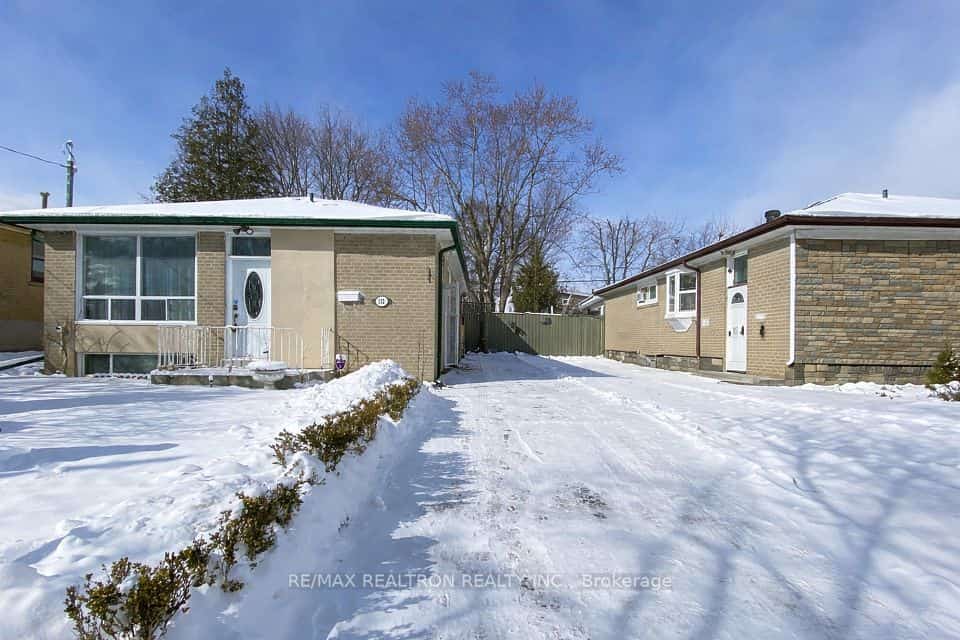 132 Porchester Drive, Toronto, ON M1J 2R7