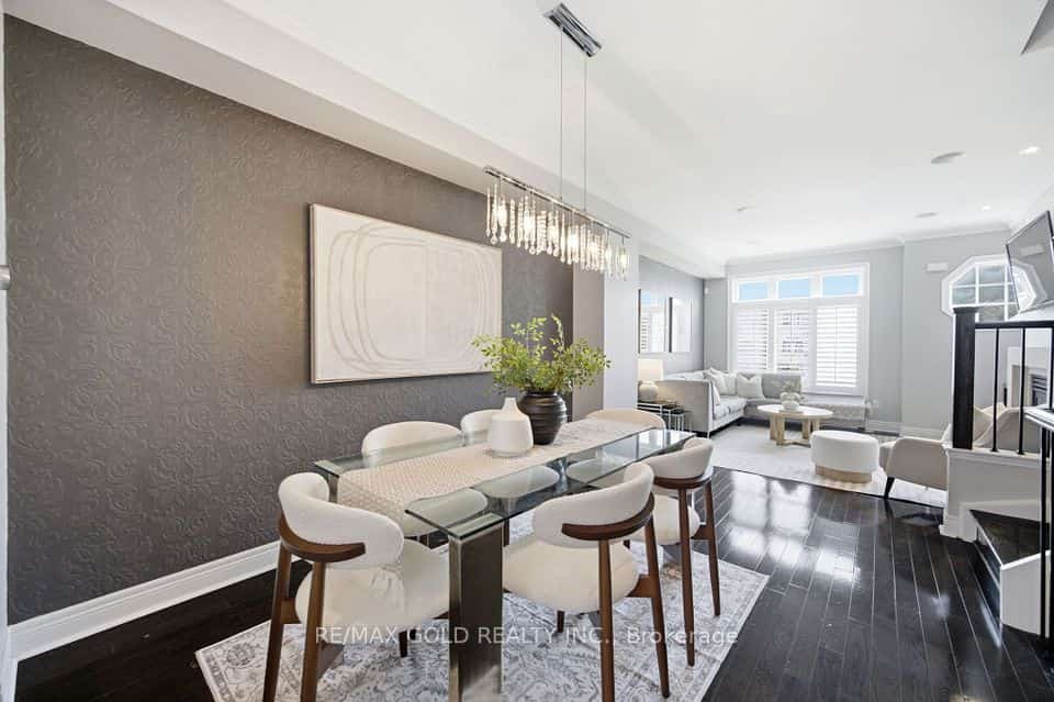 71 Cormier Heights, Toronto, ON M8Z 0B6
