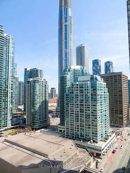33 Harbour Square #1013, Toronto, ON M5J 2Z6