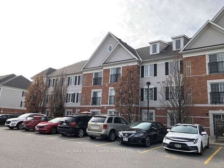 90 Aspen Springs Drive #102, Clarington, ON L1C 5N3