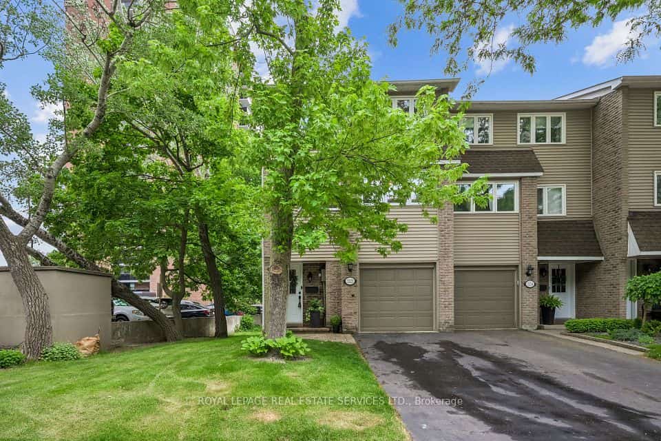 2222 Marine Drive #1, Oakville, ON L6L 1C1