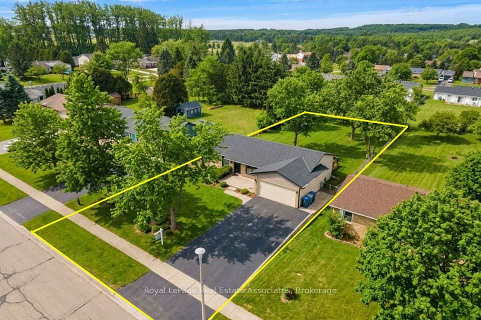 44 McClellan Road, Caledon, ON L7K 0C8