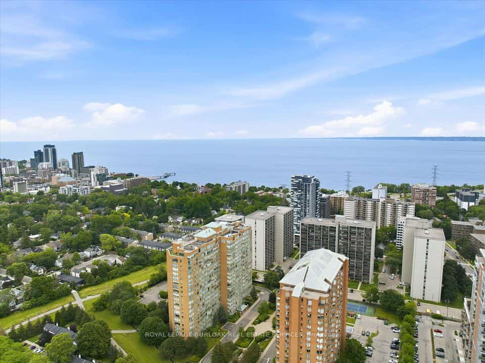1276 Maple Crossing Boulevard #110, Burlington, ON L7S 2J9