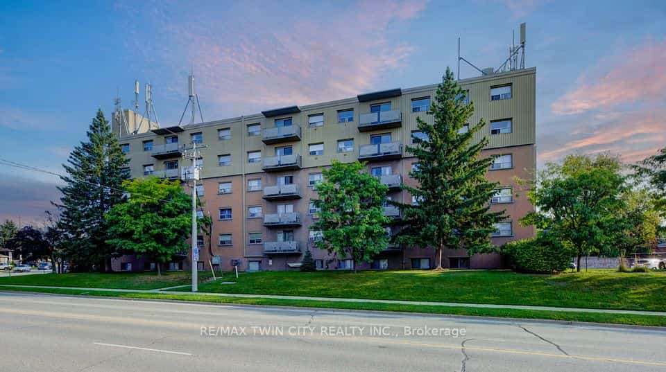 River Grand Condominiums, Kitchener