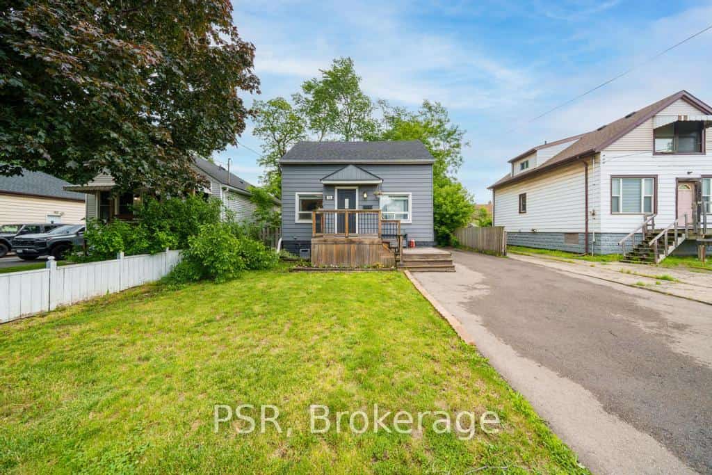 726 Brighton Avenue, Hamilton, ON L8H 6H6