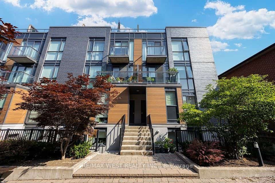 47 Macaulay Avenue #603, Toronto, ON M6P 3P5