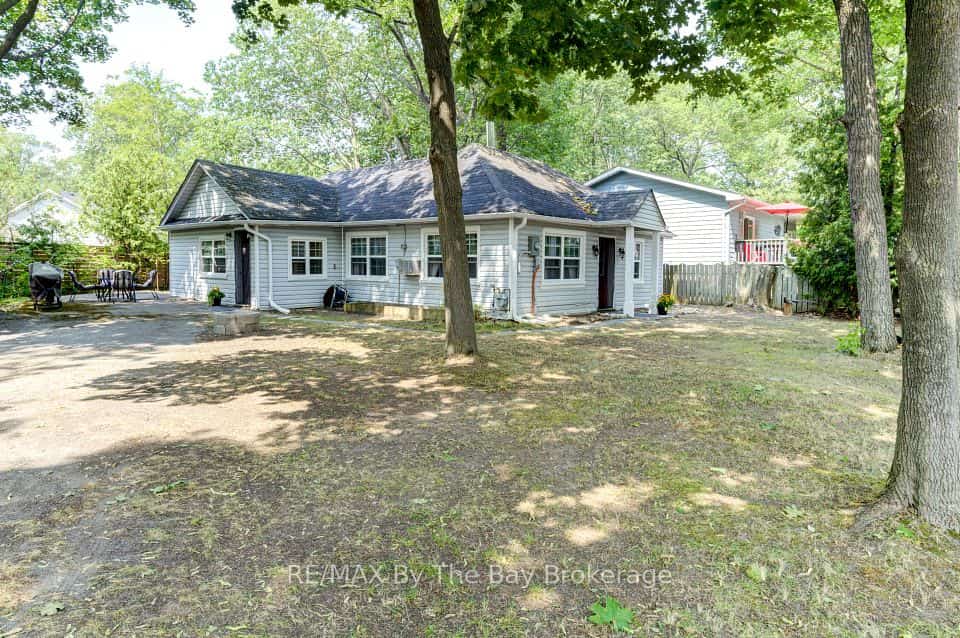 110 24TH Street N, Wasaga Beach, ON L9Z 2E7