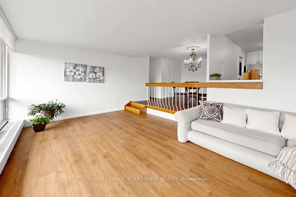 455 Sentinel Road #1410, Toronto, ON M3J 1V5