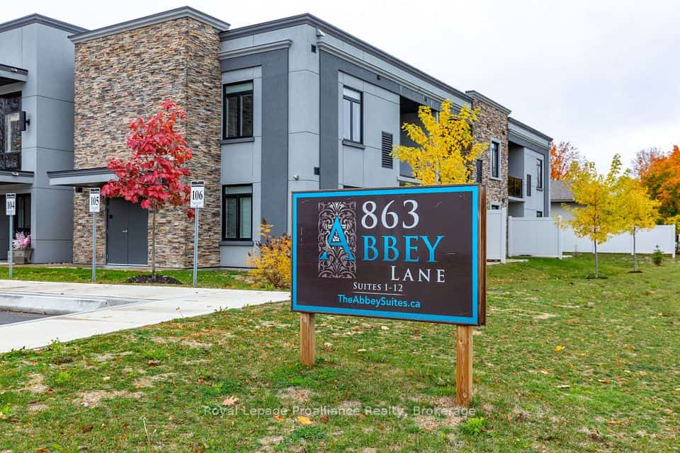 863 Abbey Lane #206, Peterborough, ON K9H 0J3
