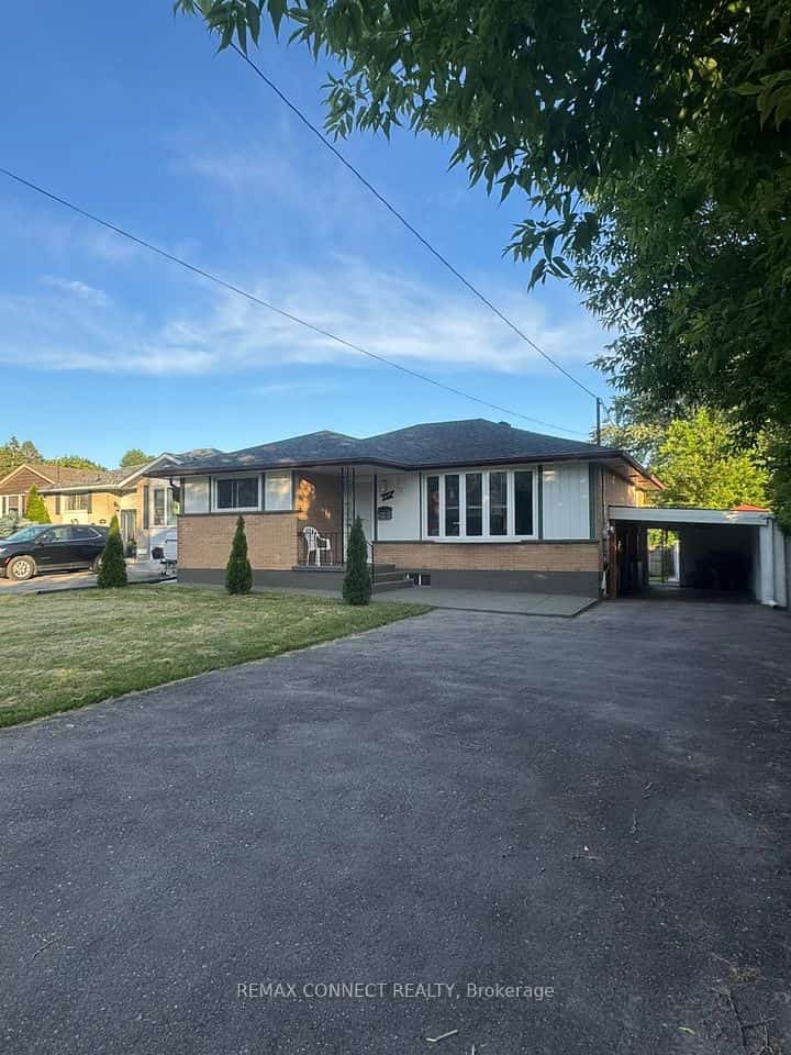 1039 Willowdale Avenue, Oshawa, ON L1H 1W7