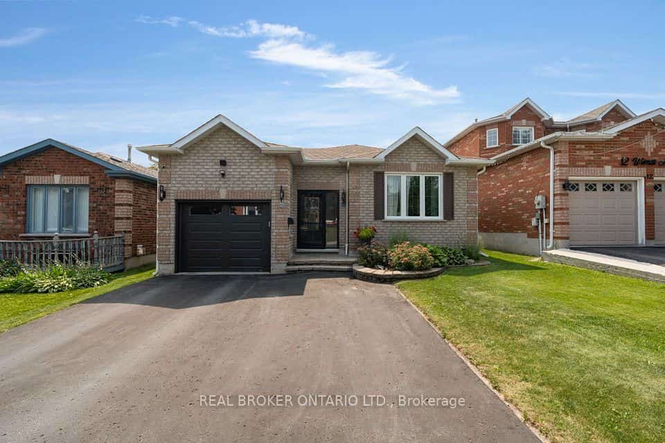 10 Wismer Avenue, Barrie, ON L4N 7X8