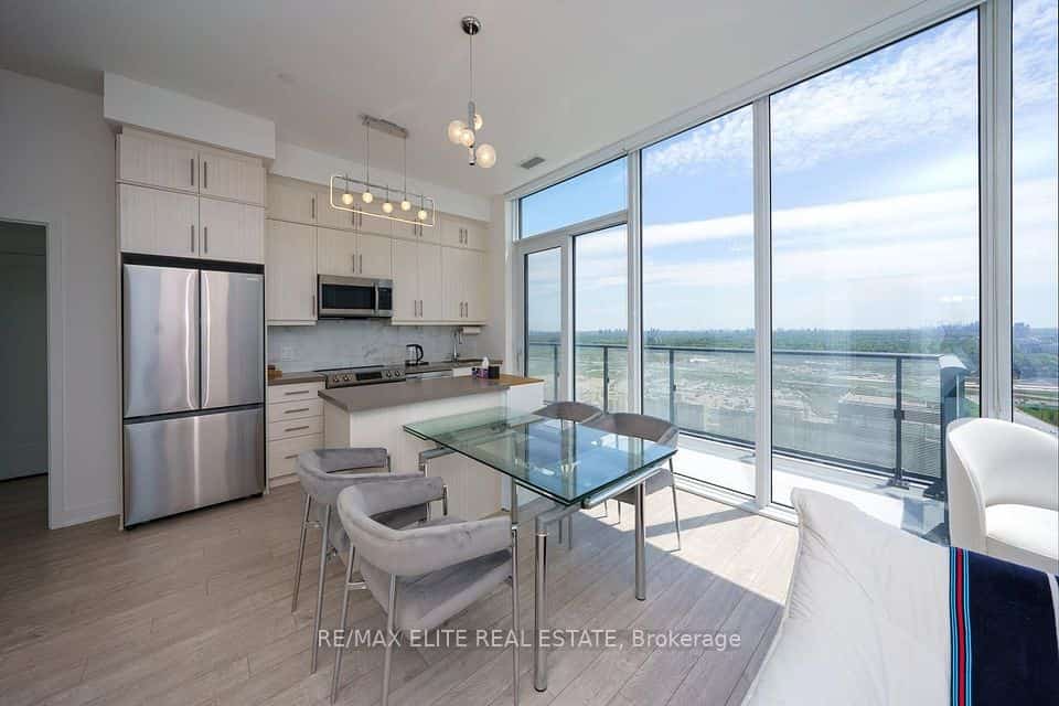 105 Oneida Crescent, Richmond Hill