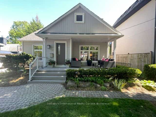 32 Anderson Street, Oakville, ON L6K 1A5