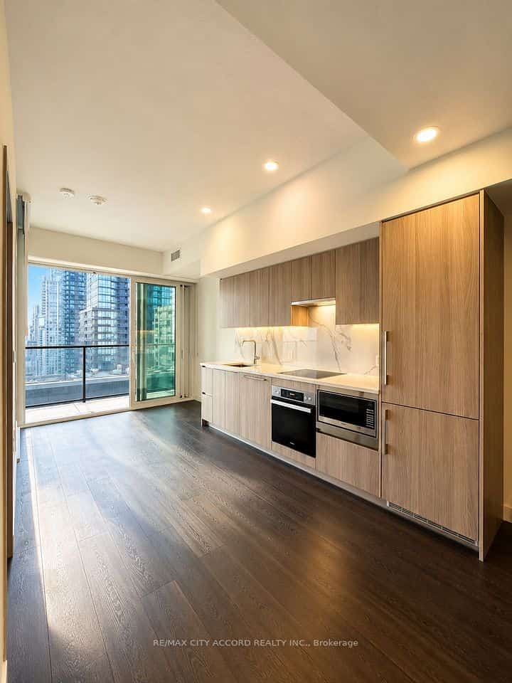 3 Concord City Place Way, Toronto