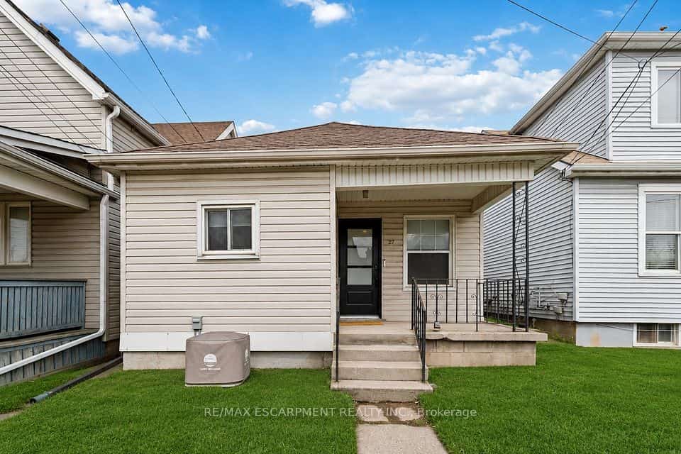 27 Edinburgh Avenue, Hamilton, ON L8H 2C4