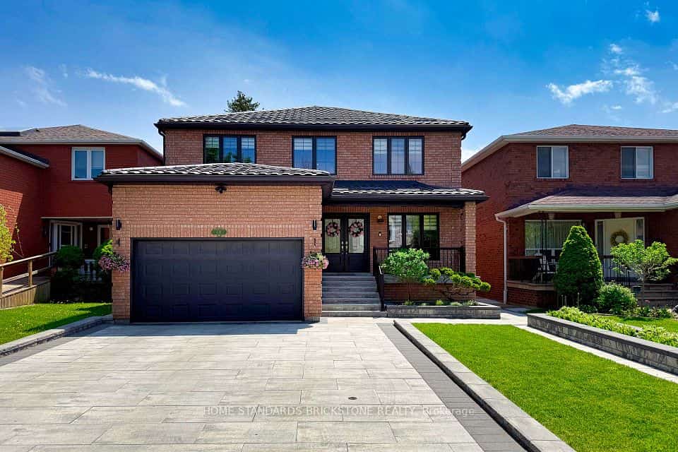 139 Pinewood Drive, Vaughan, ON L4J 5P7