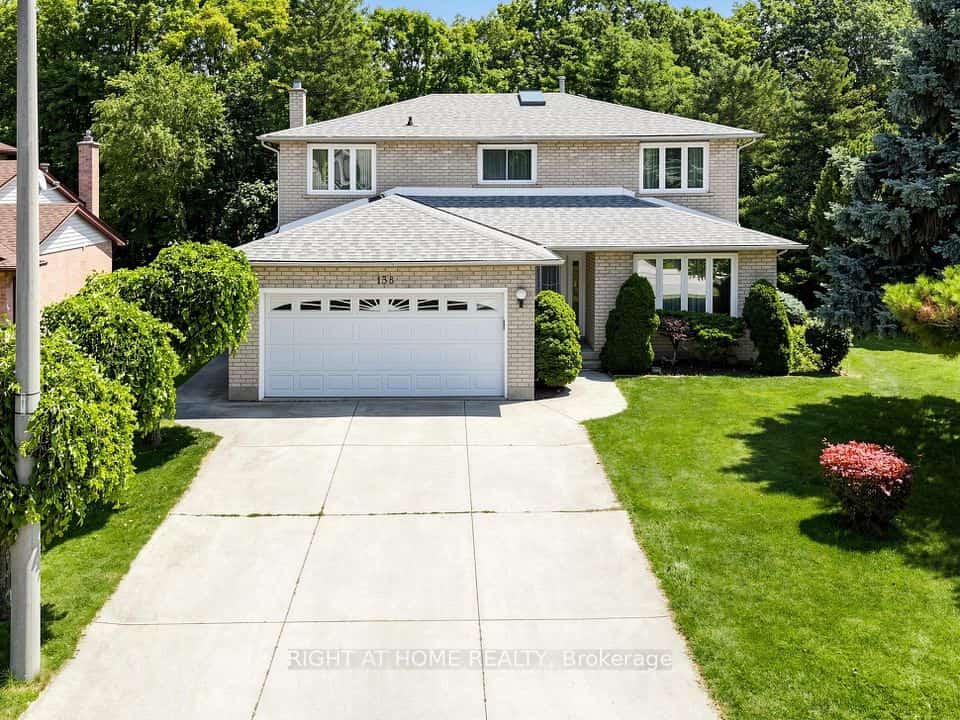 138 Strawberry Drive, Hamilton, ON L8E 4R7