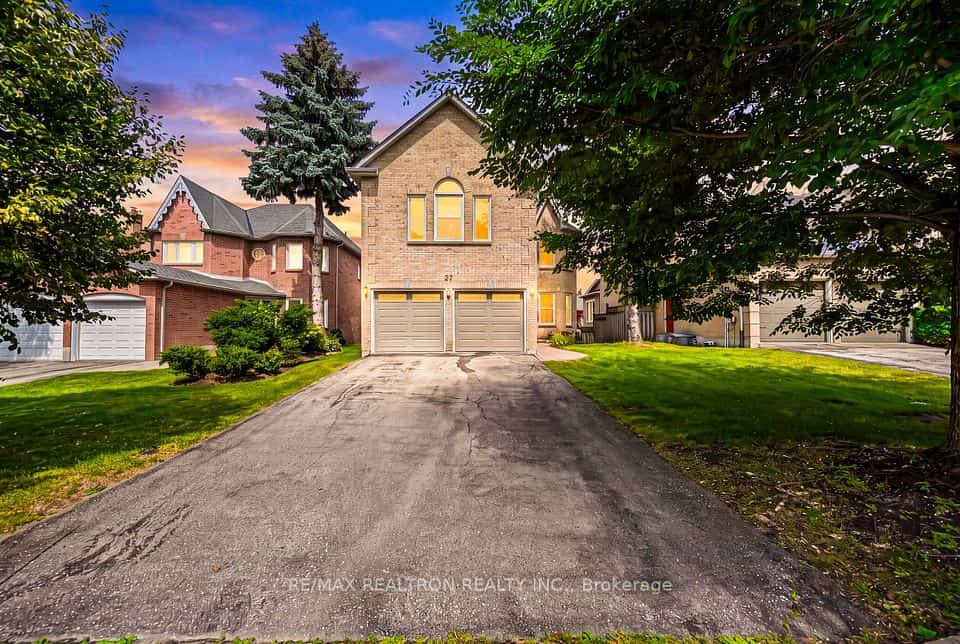 27 Captain Francis Drive, Markham, ON L3R 9C8