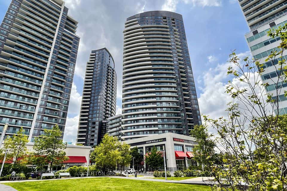 7171 Yonge Street #2703, Markham, ON L3T 0C5