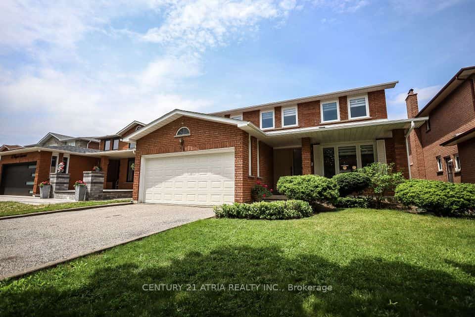 34 Raynes Crescent, Toronto, ON M1V 3V7