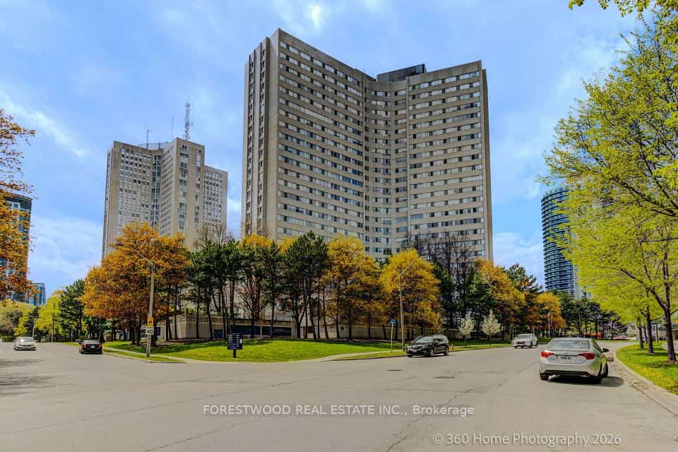 3700 Kaneff Crescent #2202, Mississauga, ON L5A 4B8