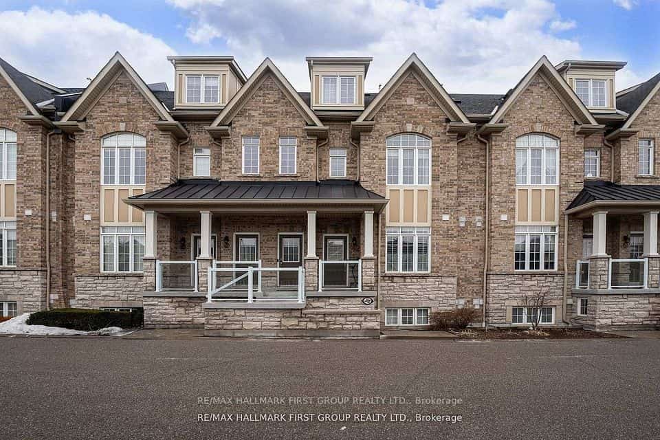 70 Lovegrove Lane, Ajax, ON L1S 0E7