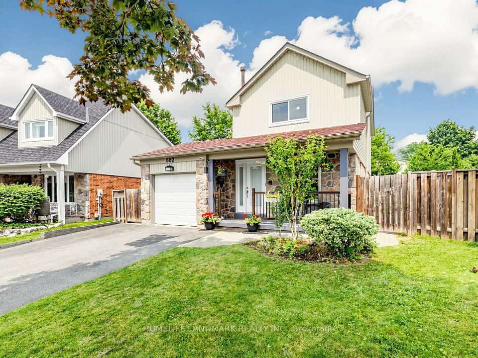 662 Merlin Court, Oshawa, ON L1K 1M3