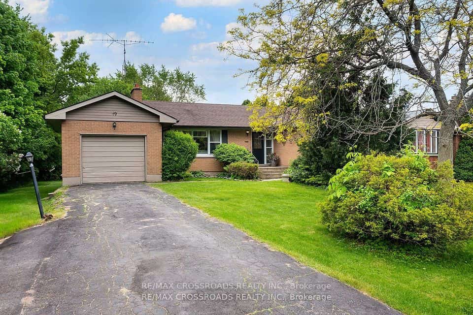 19 Orchard Avenue, Cobourg, ON K9A 1T1