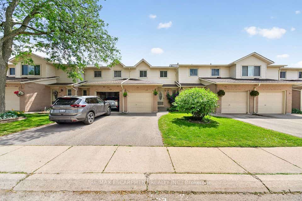 860 Rymal Road E #27, Hamilton, ON L8W 2X4