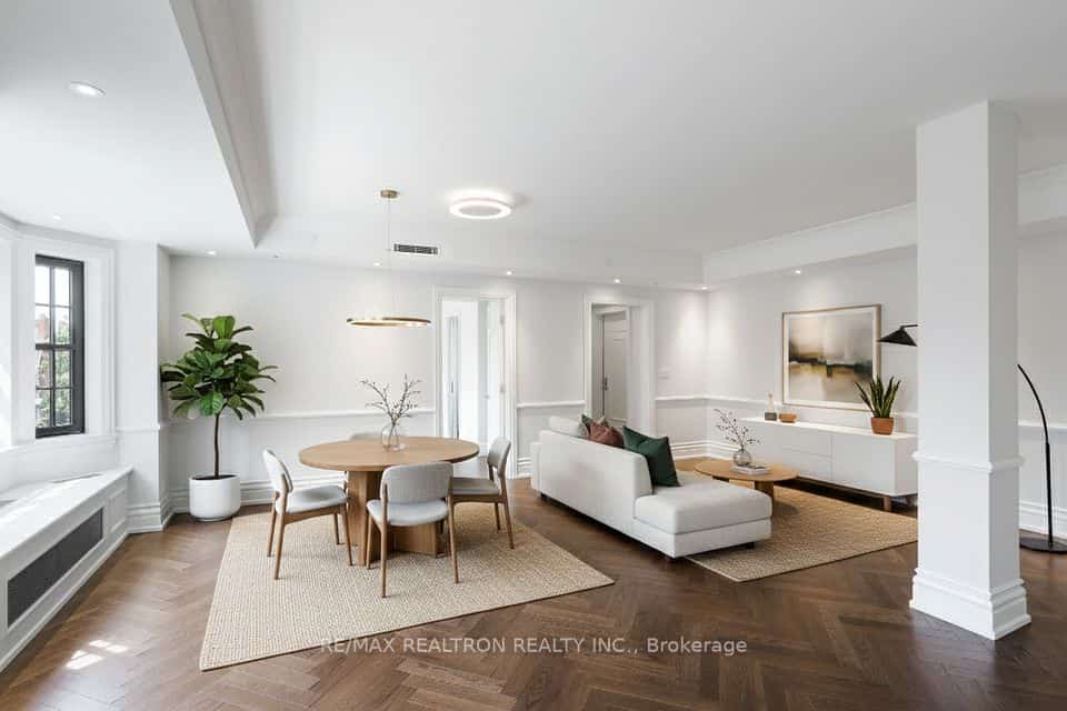 2 Clarendon Avenue #206, Toronto, ON M4V 1H9