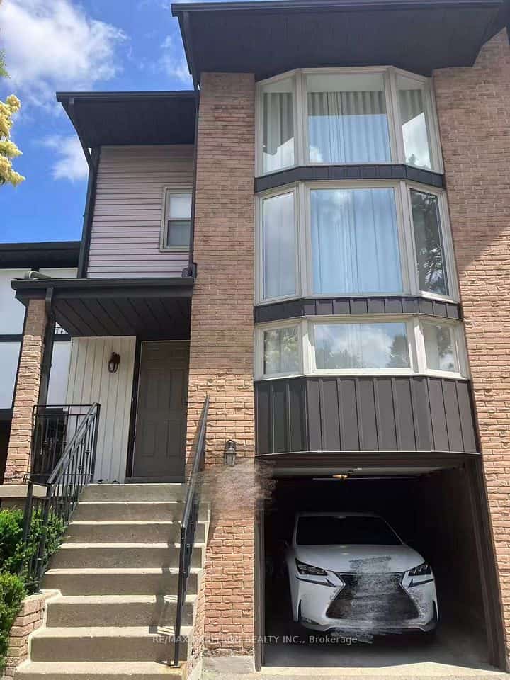 45 English Ivy Way, Toronto, ON M2H 3M3
