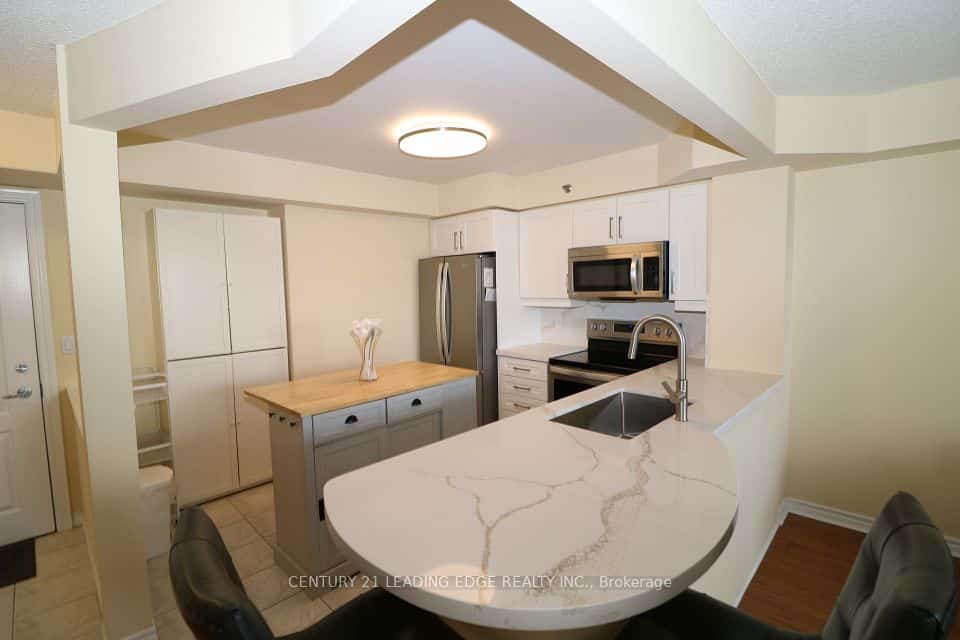 4640 Kimbermount Avenue #305, Mississauga, ON L5M 5W6