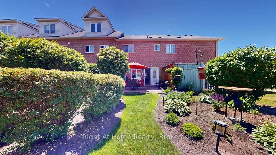40 Torr Lane, Ajax, ON L1S 7M9
