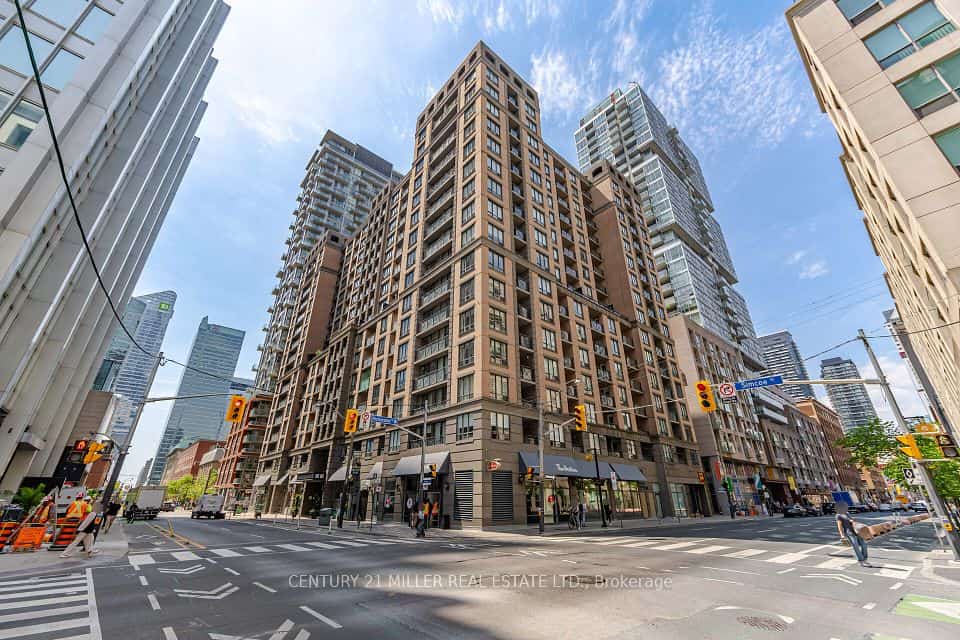 140 Simcoe Road #PH12, Toronto, ON M5H 4E9