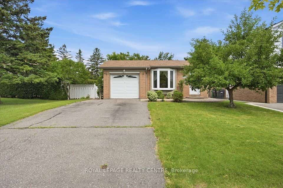 2555 Windjammer Road, Mississauga, ON L5L 1H7