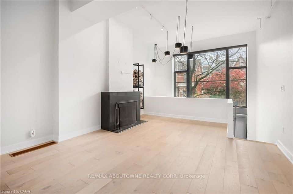 676 Richmond Street W #105, Toronto, ON M6J 1C3