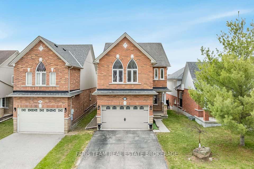 1845 Lamstone Street, Innisfil, ON L9S 4Z8