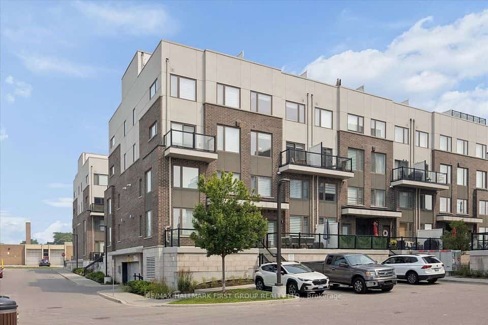 1460 Whites Road #222, Pickering, ON L1V 1R4