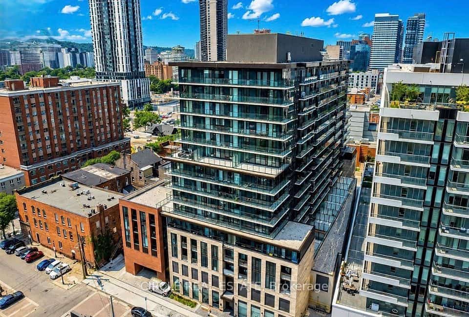 1 Jarvis Street #827, Hamilton, ON L8R 3J2