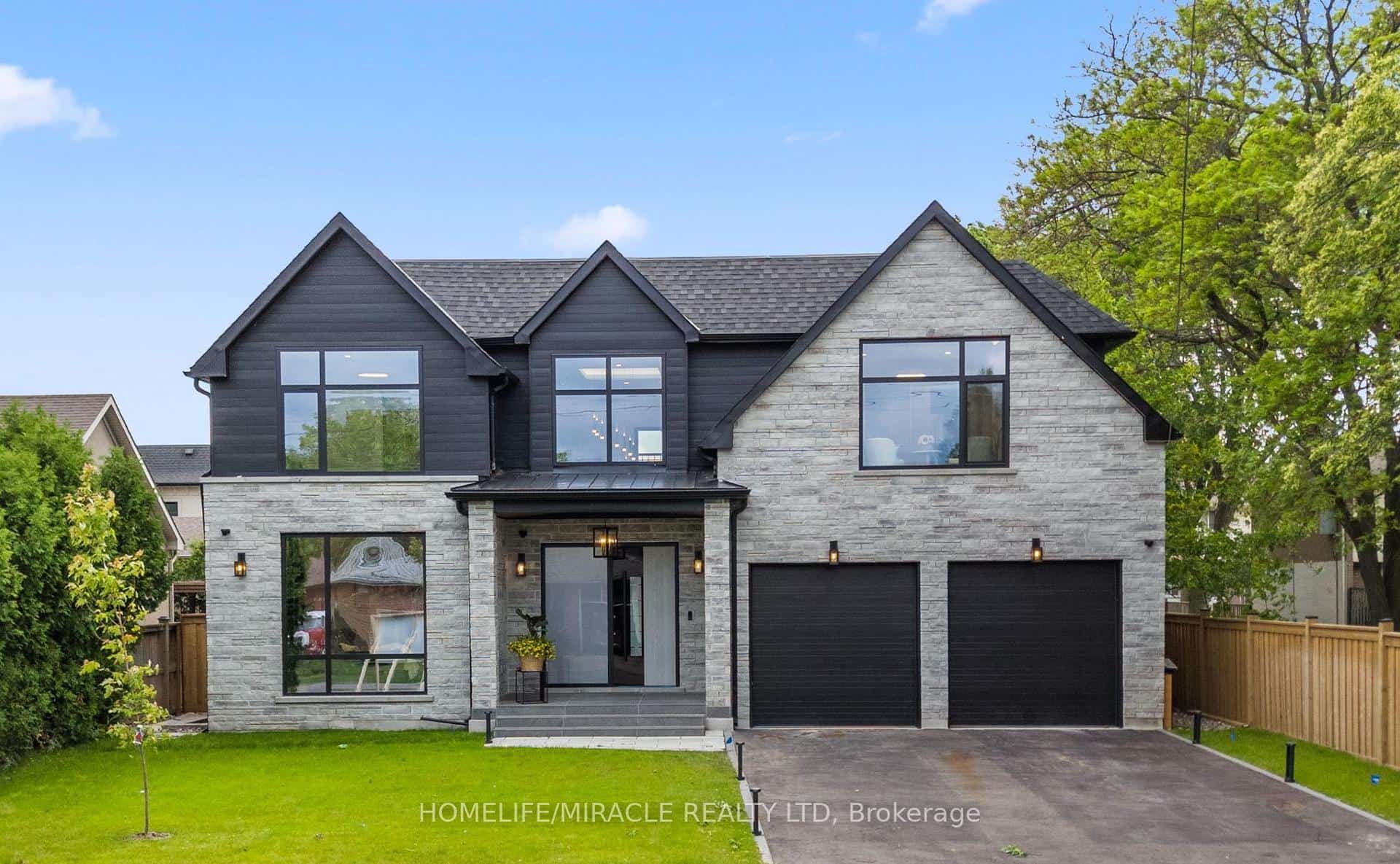 282 Maurice Drive, Oakville, ON L6K 2X3