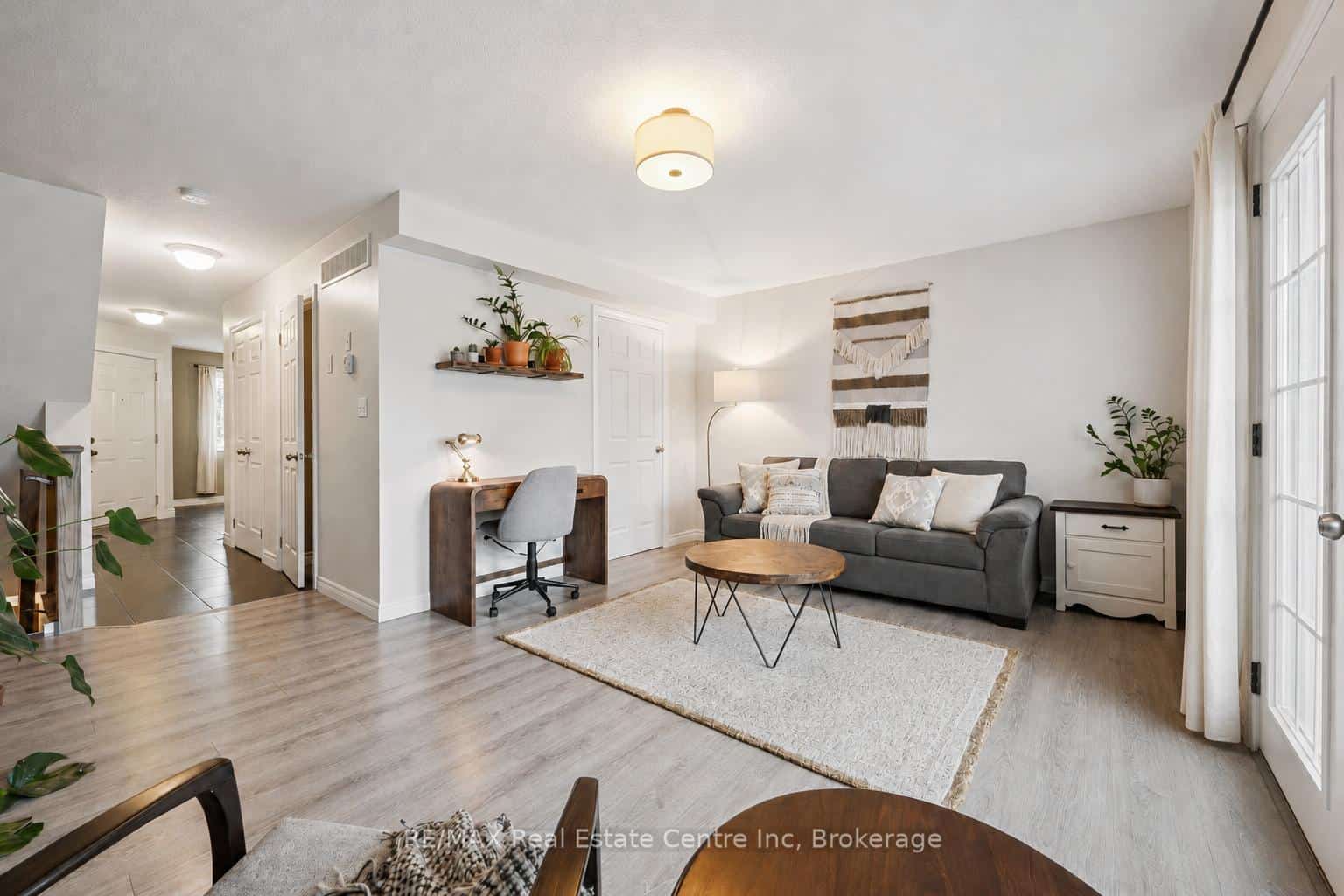 634 WOODLAWN Road E, Guelph, ON N1E 0K4