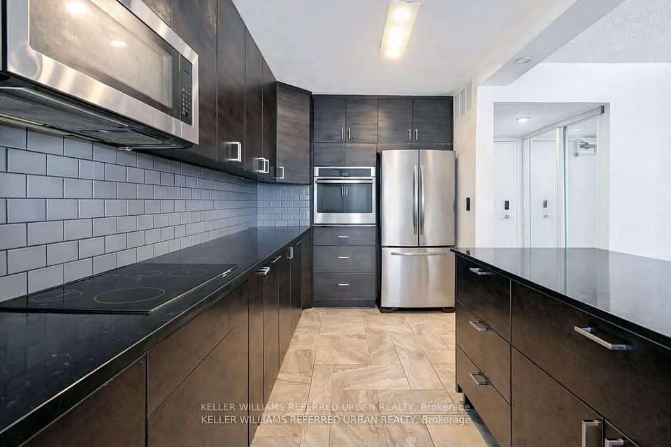 10 Martha Eaton Way #1811, Toronto, ON M6M 5B3