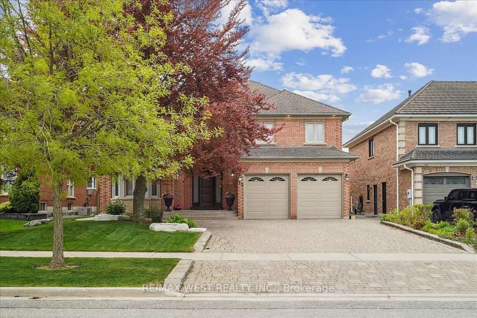 15 Brownlee Avenue, Vaughan, ON L4L 8H4
