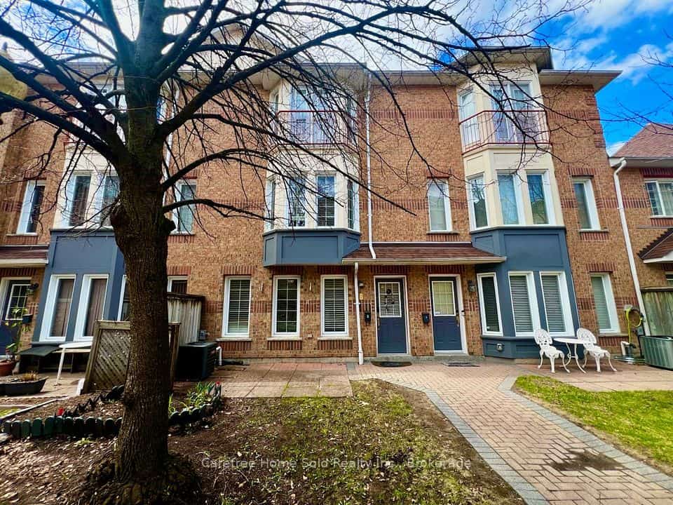 151 Townsgate Drive #8, Vaughan, ON L4J 8J7