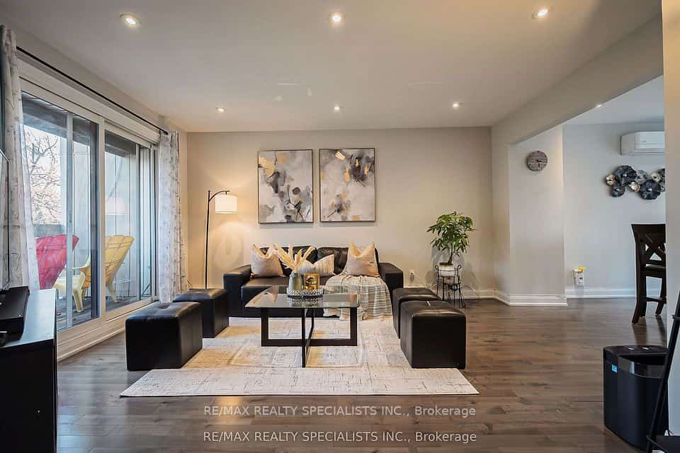 6780 Formentera Avenue #8, Mississauga, ON L5N 2L1