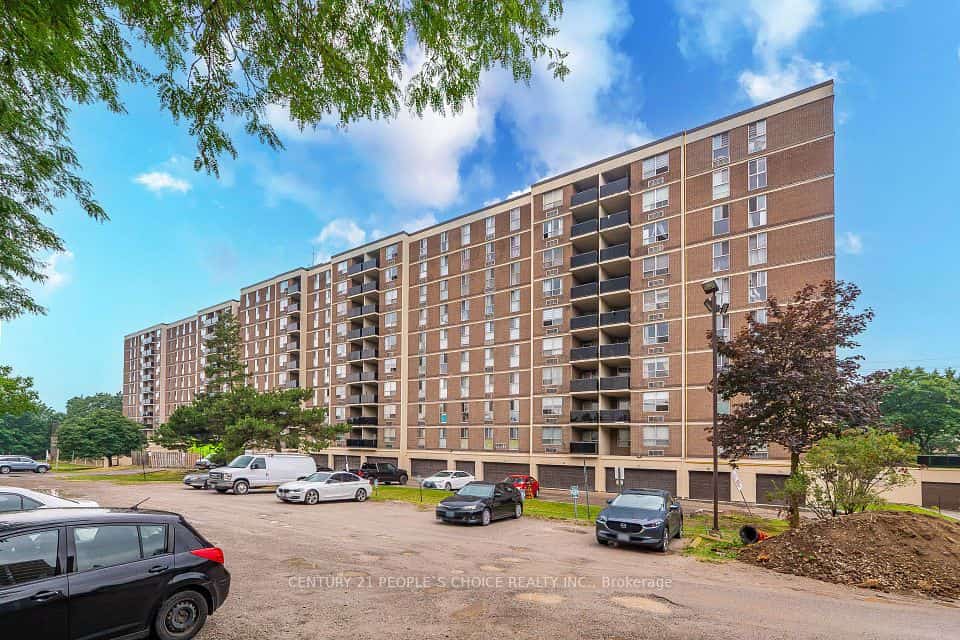 2825 Islington Avenue #814, Toronto, ON M9L 2K1