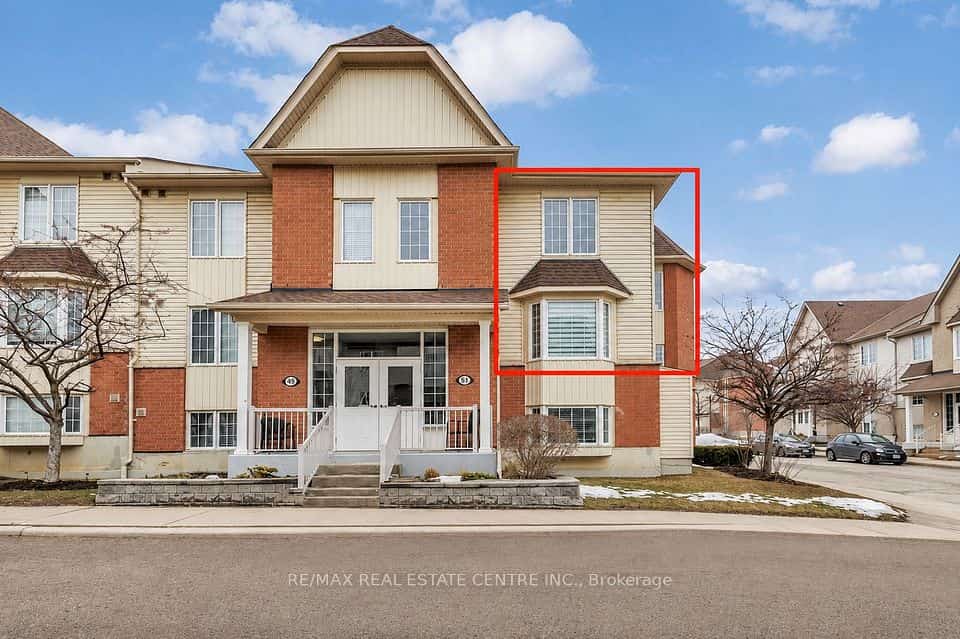 51 Petra Way #3, Whitby, ON L1R 0A8