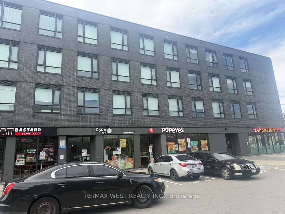 1800 Simcoe Street N #302, Oshawa, ON L1G 0C2